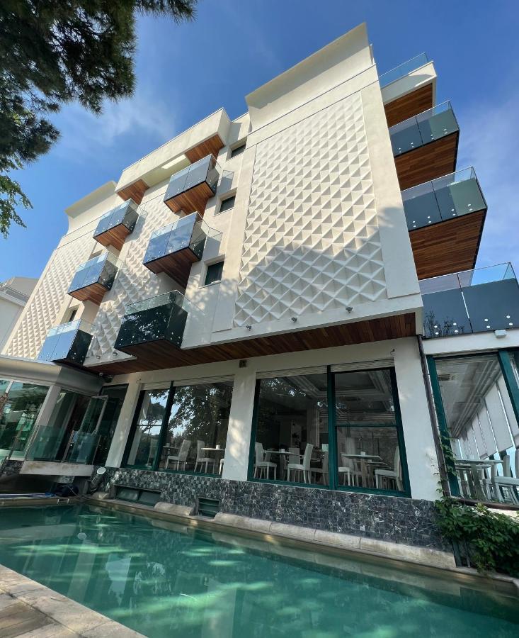 Hotel Montecarlo - Vista Mare Con Piscina & Area Fitness Hotel 3*