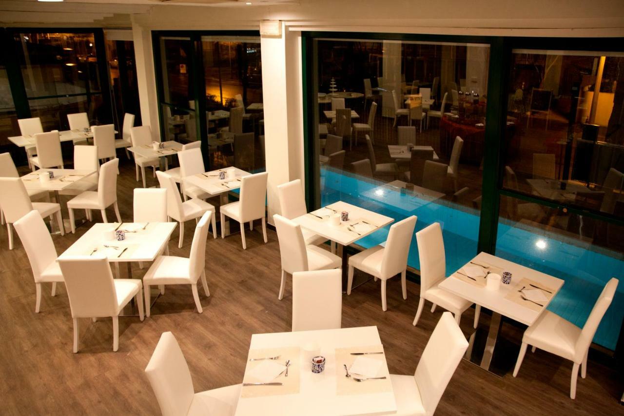 Hotel Montecarlo - Vista Mare Con Piscina & Area Fitness Riccione