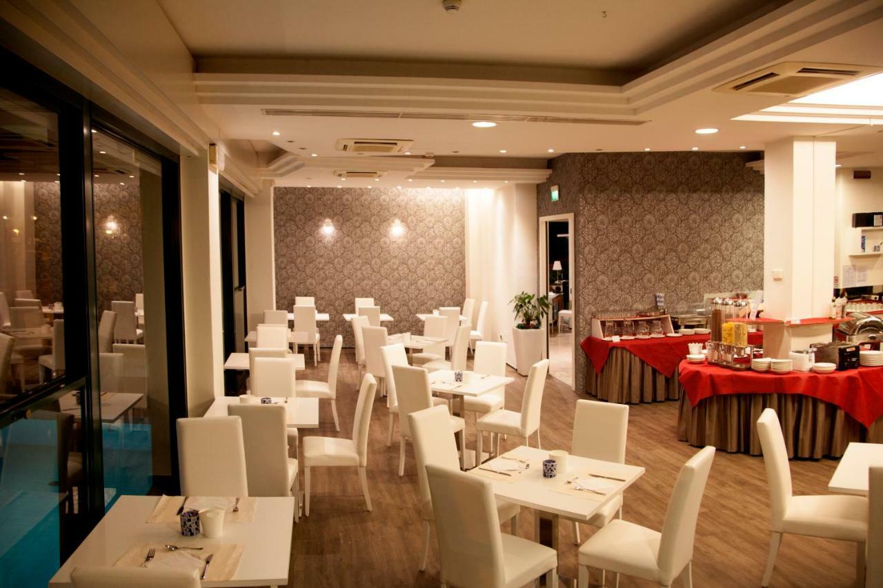 Hotel Hotel Montecarlo - Vista Mare Con Piscina & Area Fitness Riccione
