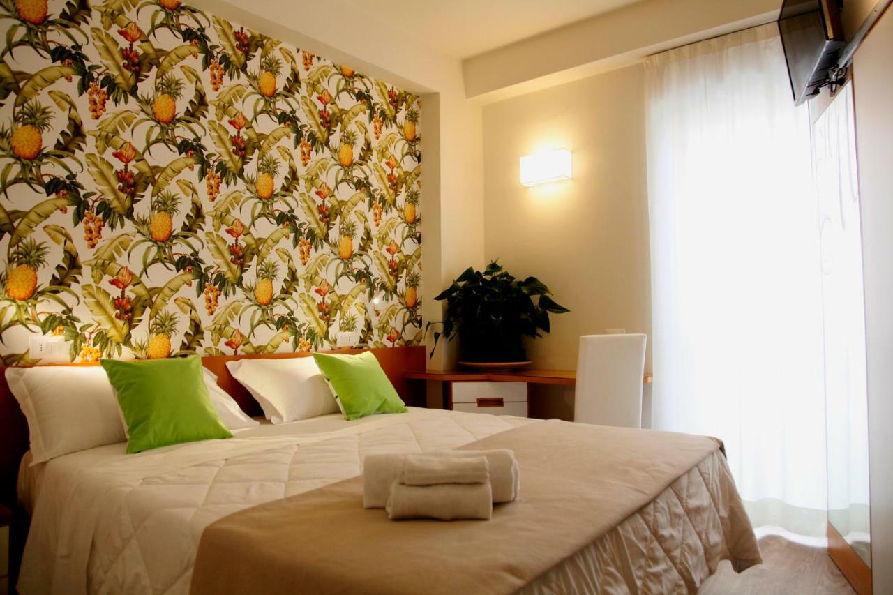Hotel Montecarlo - Vista Mare Con Piscina & Area Fitness Riccione
