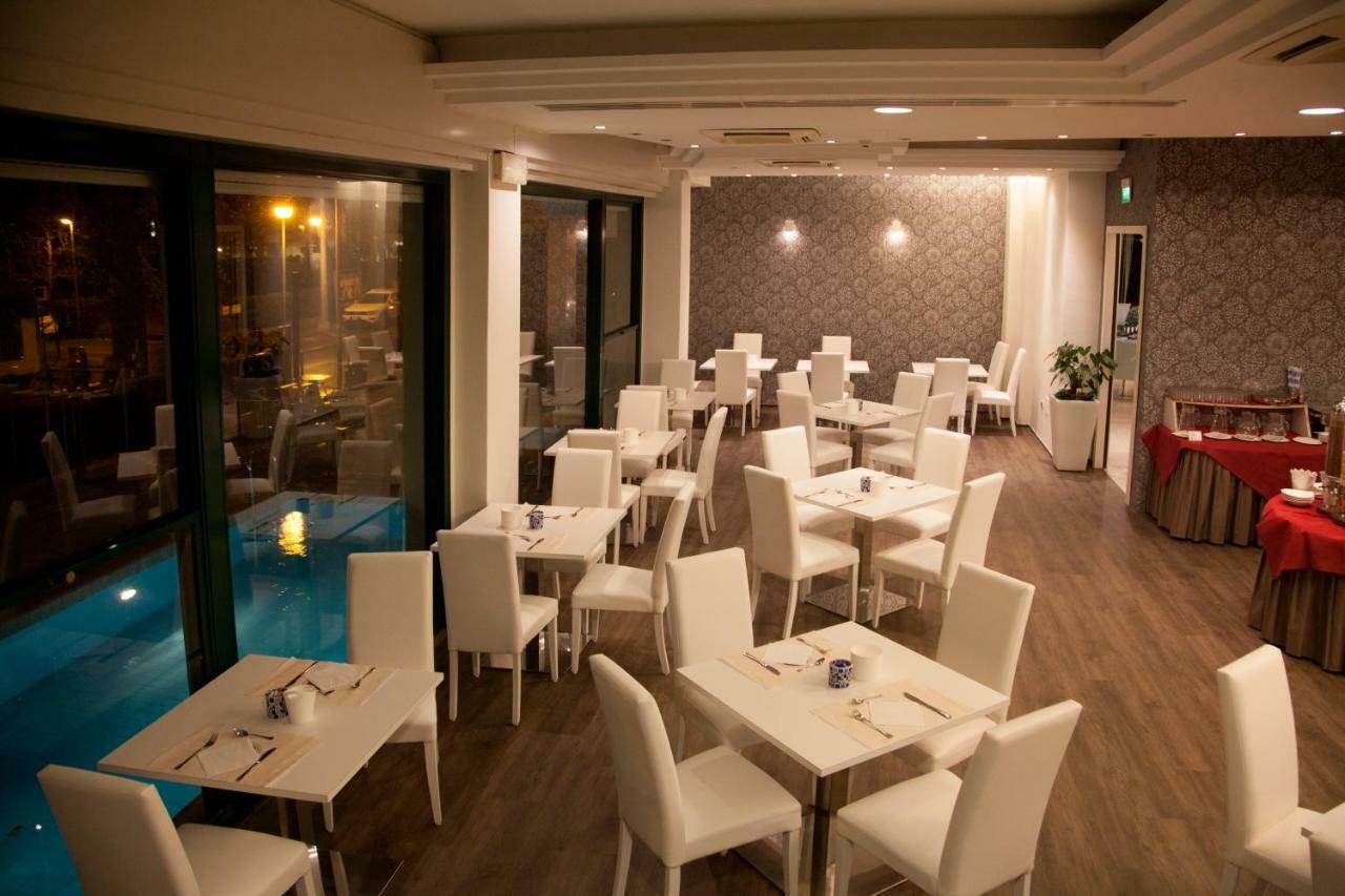 Hotel Montecarlo - Vista Mare Con Piscina & Area Fitness 3* Riccione